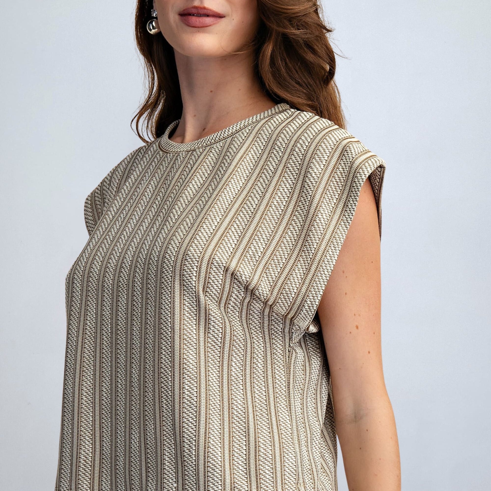 eBoutike Top Crew Neckline Cuffed Short Sleeve