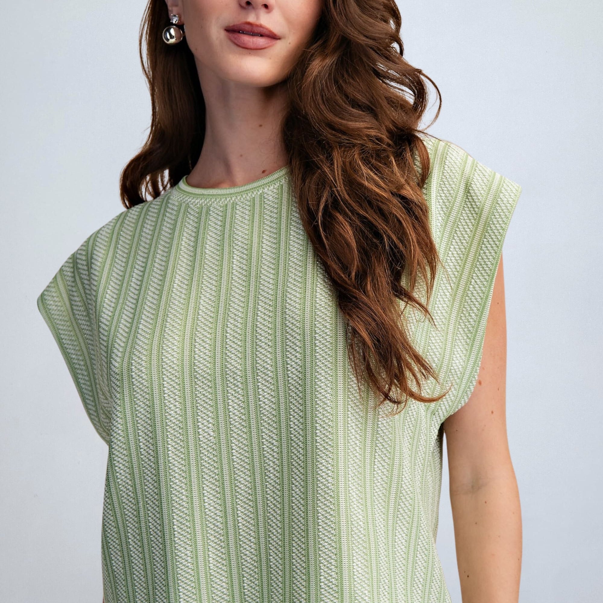 eBoutike Top Crew Neckline Cuffed Short Sleeve