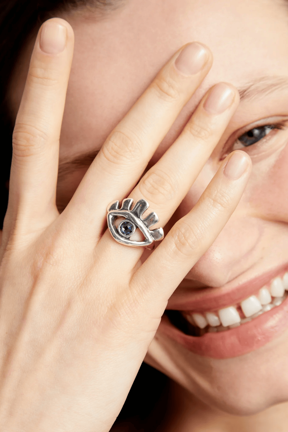 UNOde50 Ring Eye-shaped ring with faceted crystal