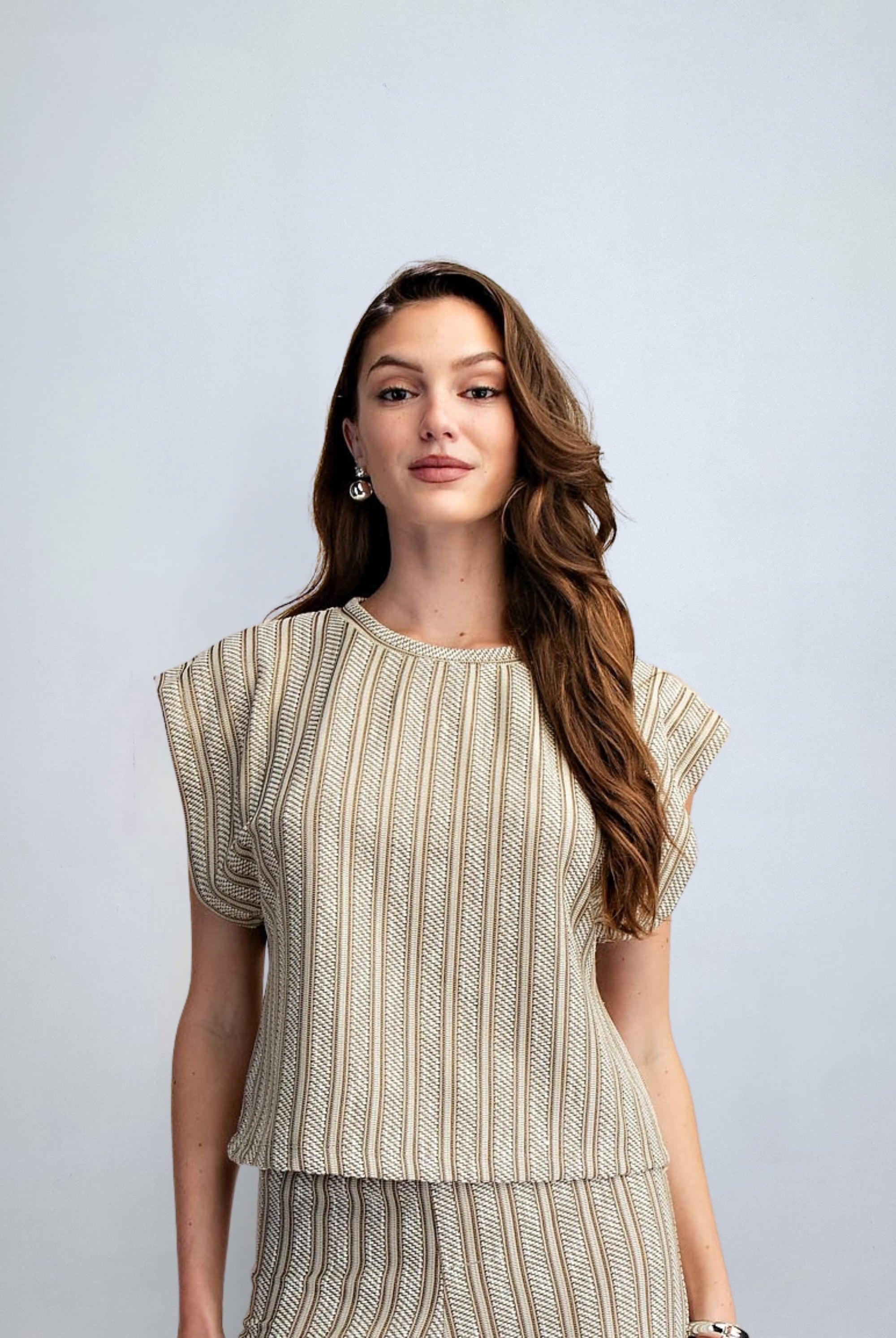 eBoutike Top Crew Neckline Cuffed Short Sleeve