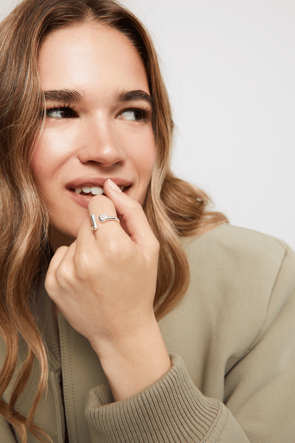 UNOde50 Ring Open ring with white topaz