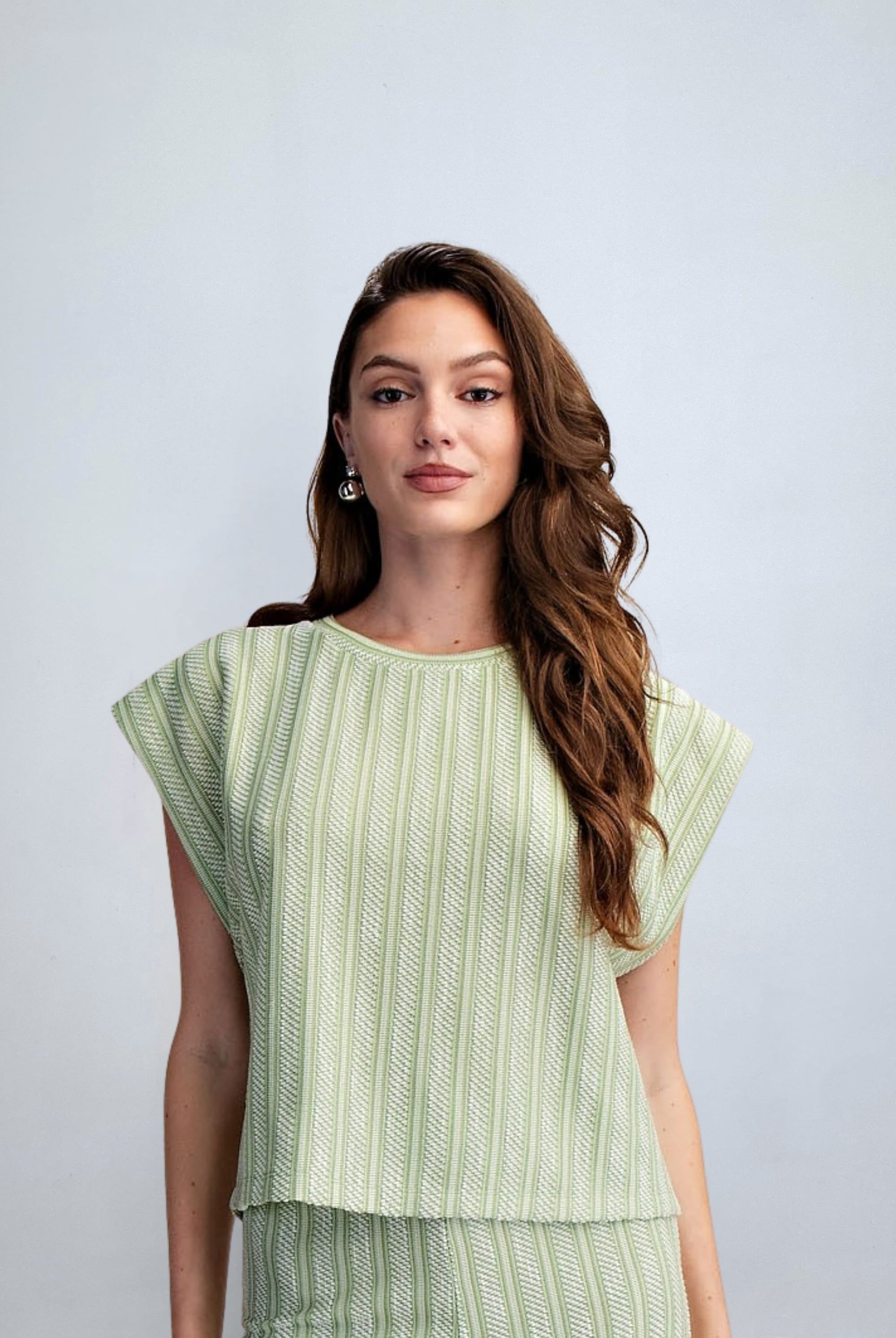 eBoutike Top Crew Neckline Cuffed Short Sleeve