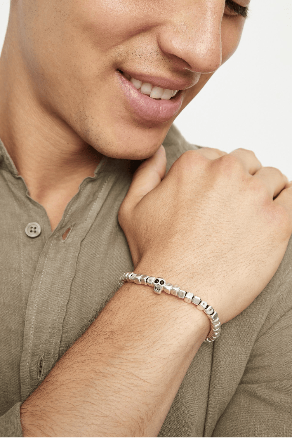 UNOde50 Bracelet Beaded stretch bracelet with a skull