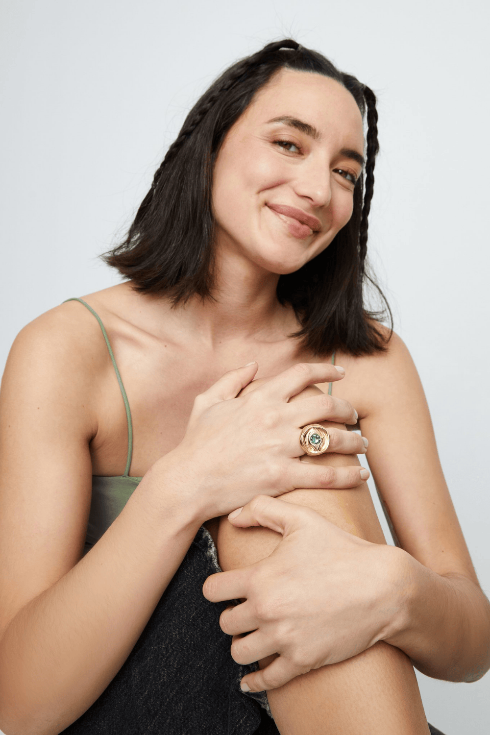 UNOde50 Ring Eye-shaped signet ring with faceted green crystal