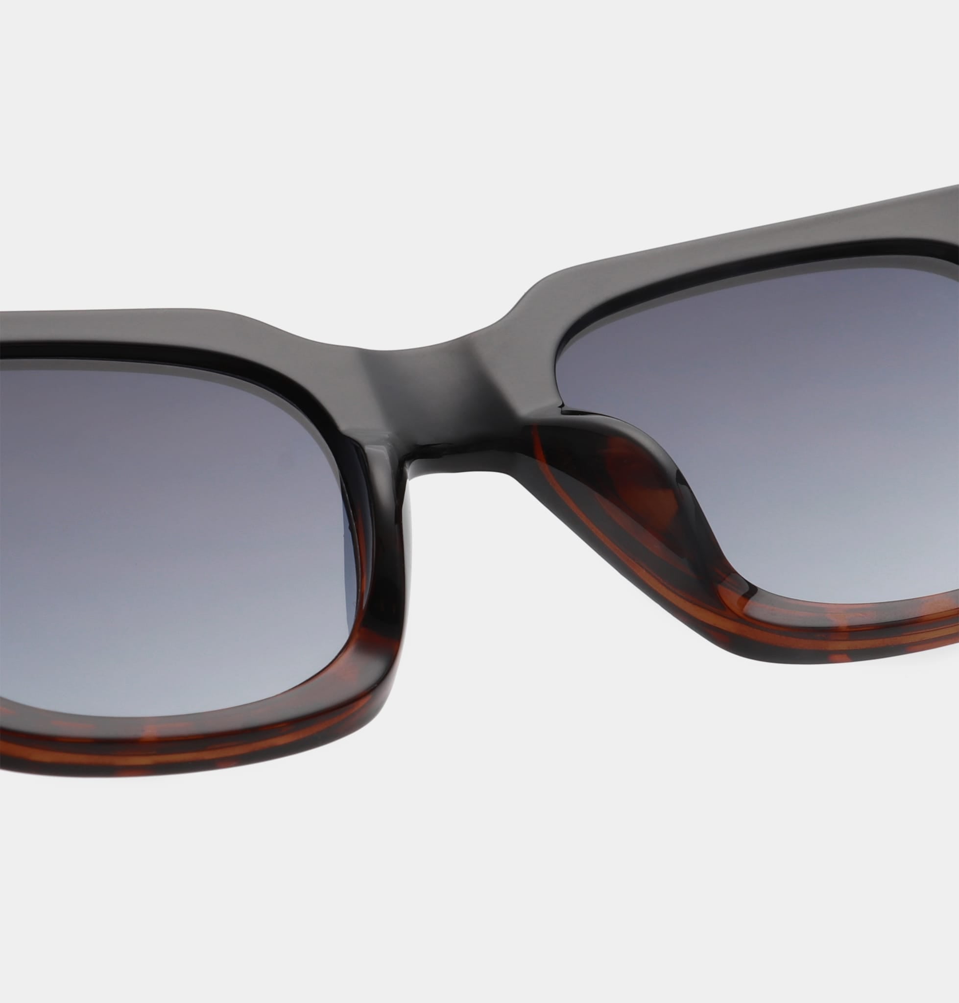 eBoutike Sunglasses NANCY - Black Demi Tortoise