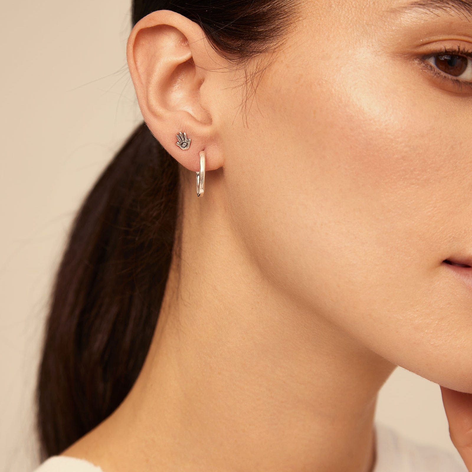 UNOde50 Earring Protect us stud